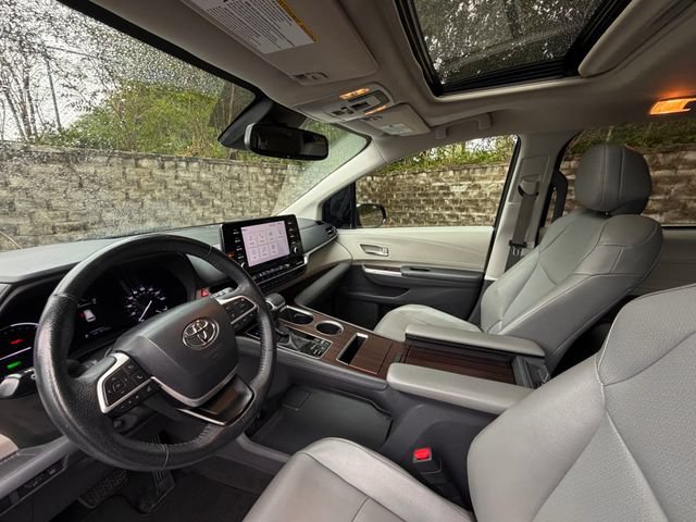 Used 2022 Toyota Sienna XLE FWD image 15