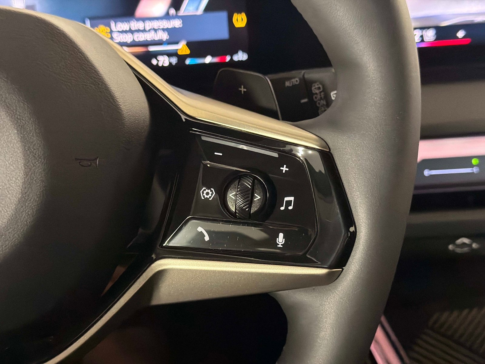 Used 2025 BMW X3 xDrive30i w/ Convenience Package image 48