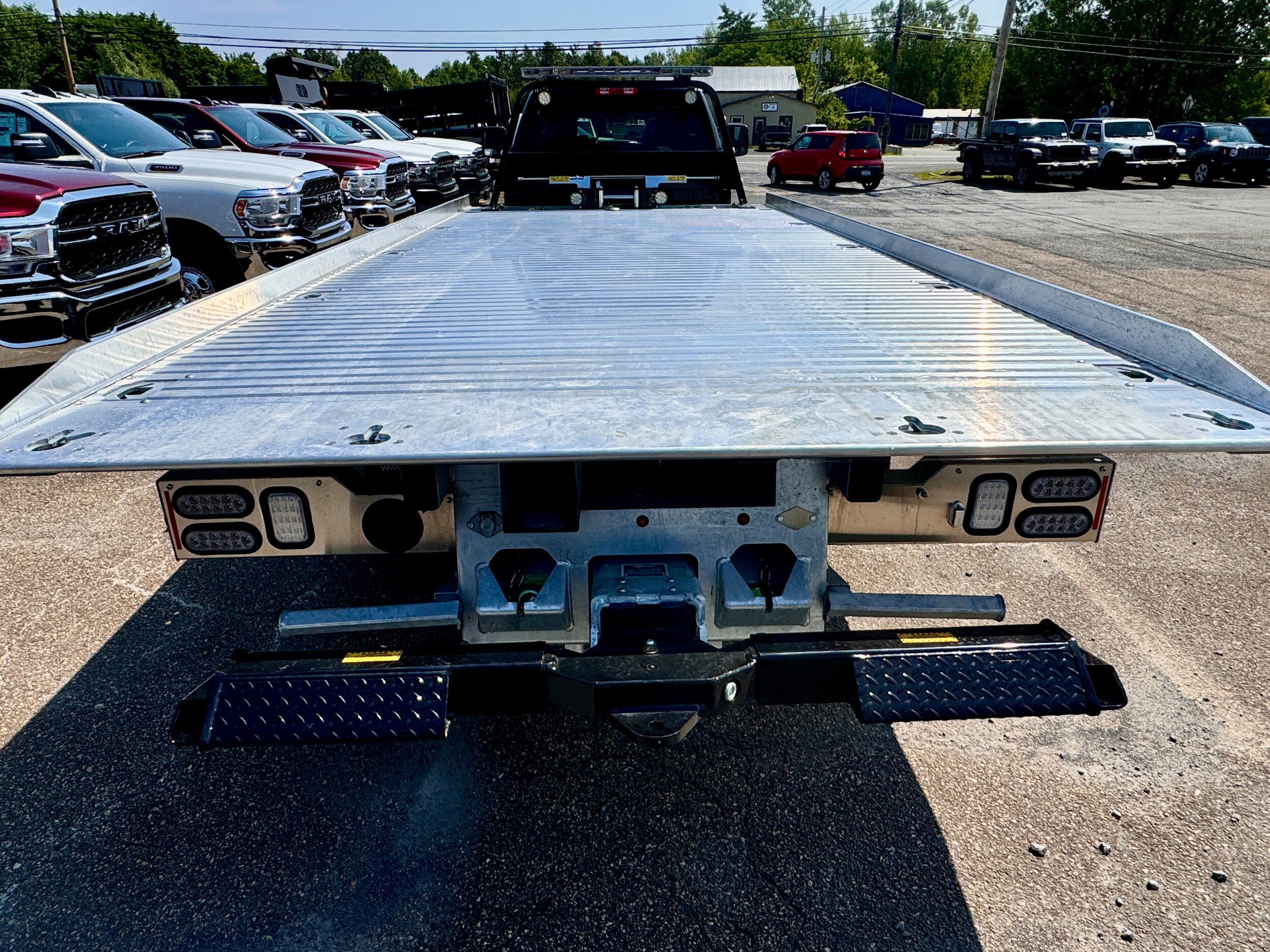 New 2024 RAM 5500 SLT w/ Quick Order Package 2YG SLT AWD/4WD image 4