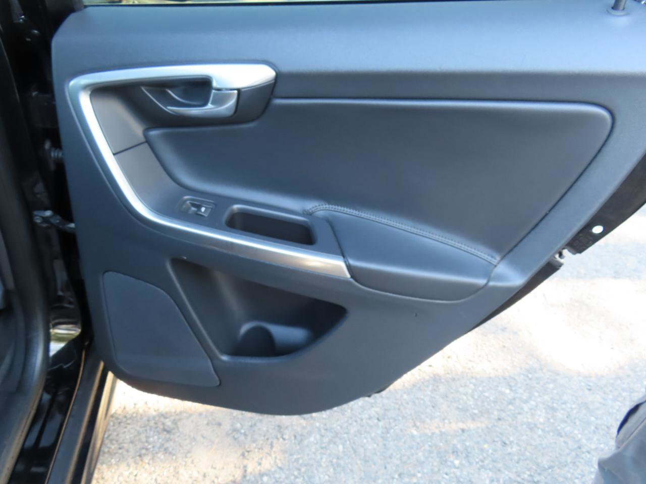 Used 2015 Volvo XC60 3.2 Premier Plus image 17