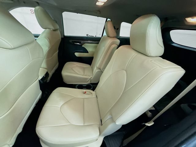 Used 2023 Toyota Highlander Limited AWD/4WD image 25