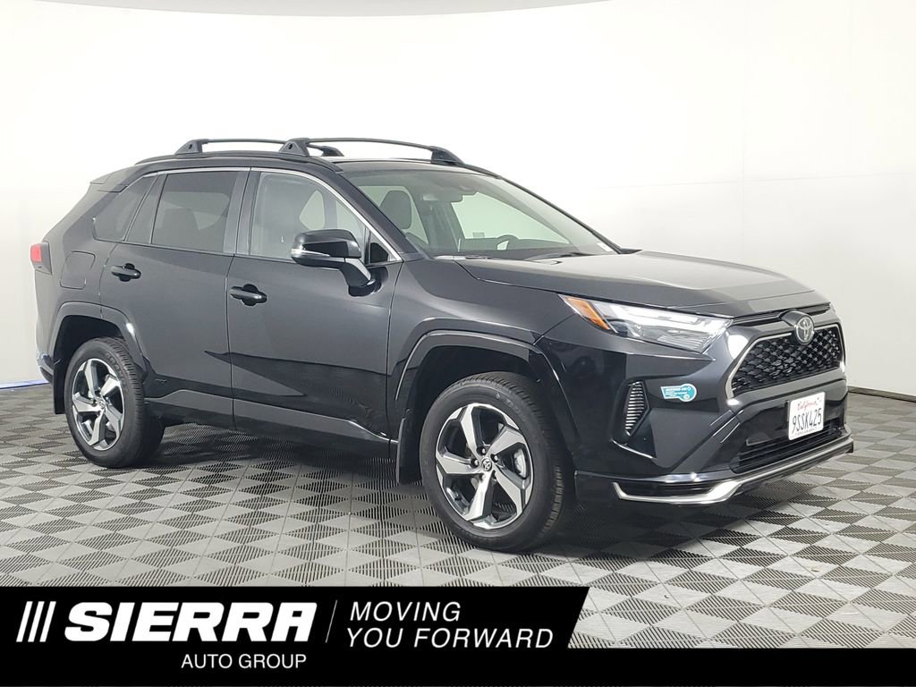 Used 2025 Toyota RAV4 SE