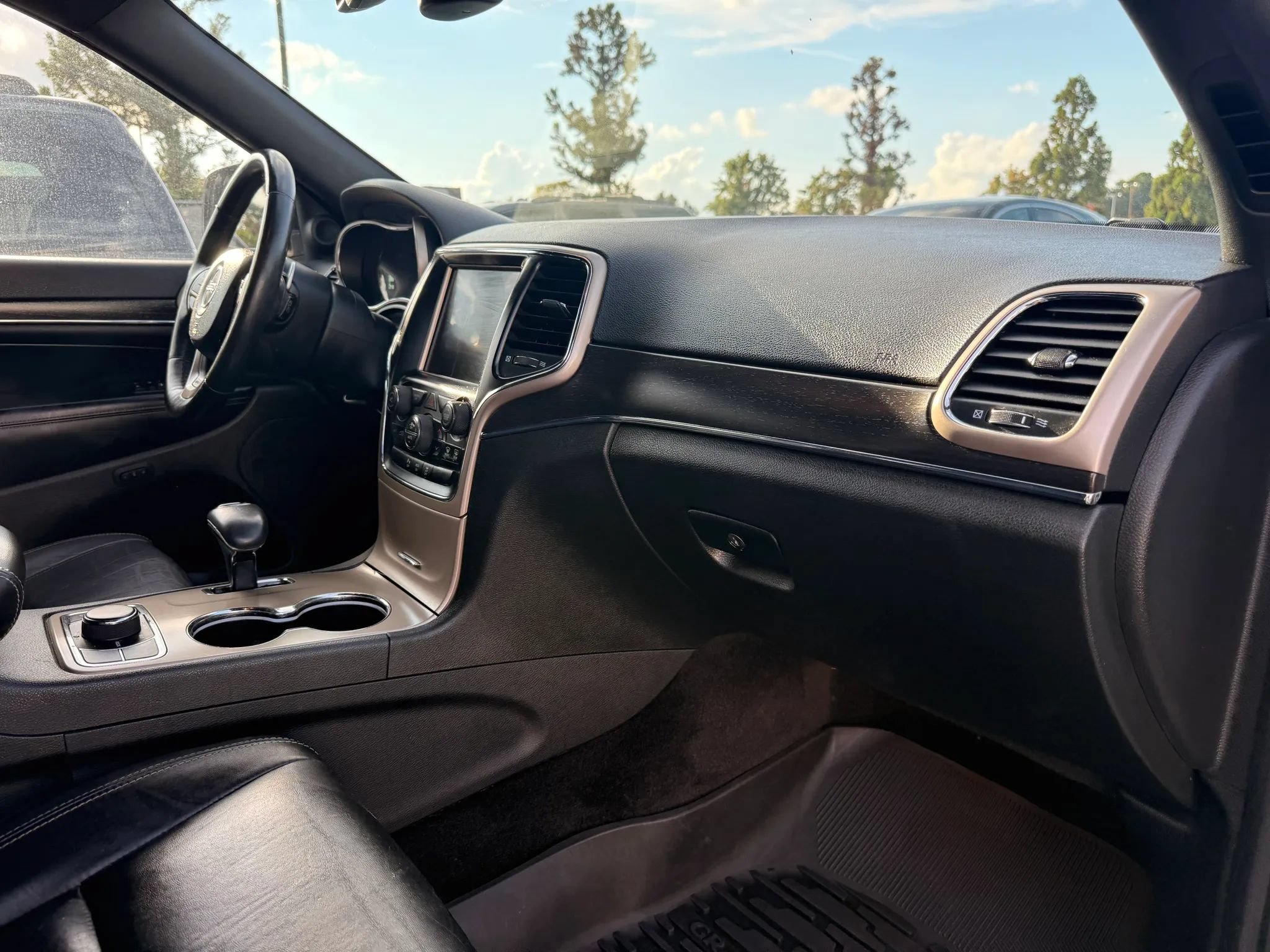 Used 2015 Jeep Grand Cherokee Limited AWD/4WD image 19