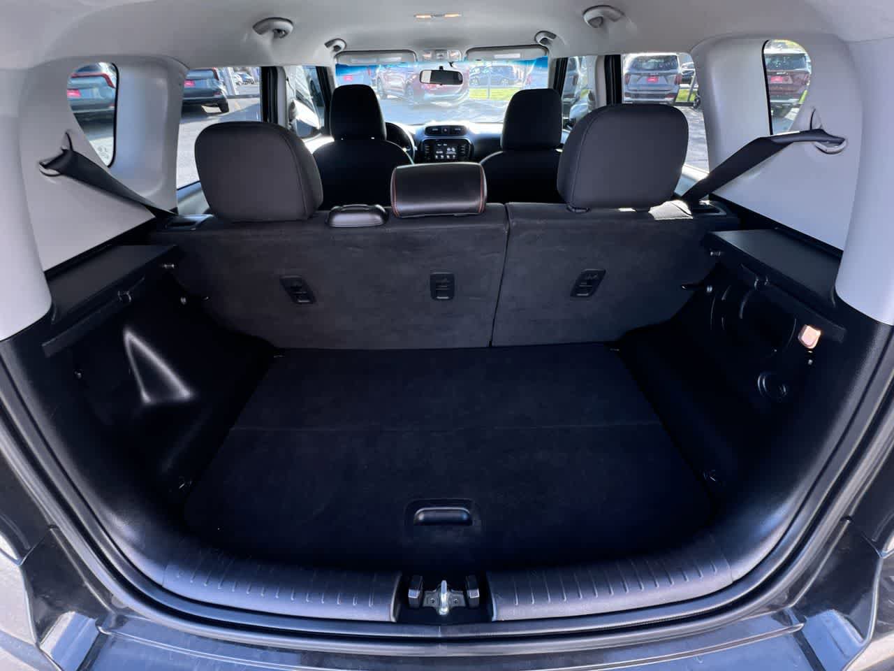 Used 2018 Kia Soul + FWD image 25