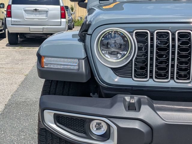 Used 2025 Jeep Wrangler Unlimited Sahara AWD/4WD image 9