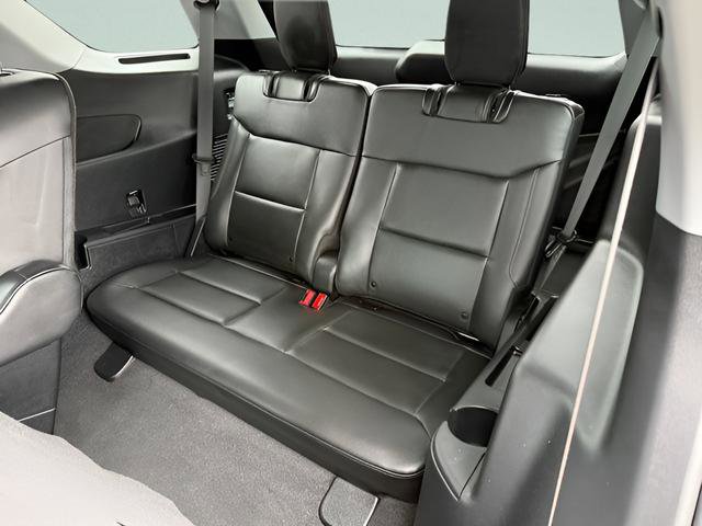 Used 2022 Ford Explorer XLT w/ Equipment Group 202A AWD/4WD image 8