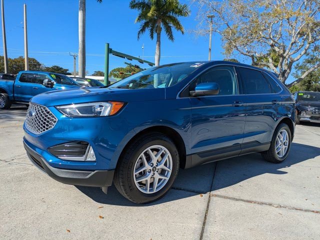 Used 2024 Ford Edge SEL w/ Convenience Package image 3