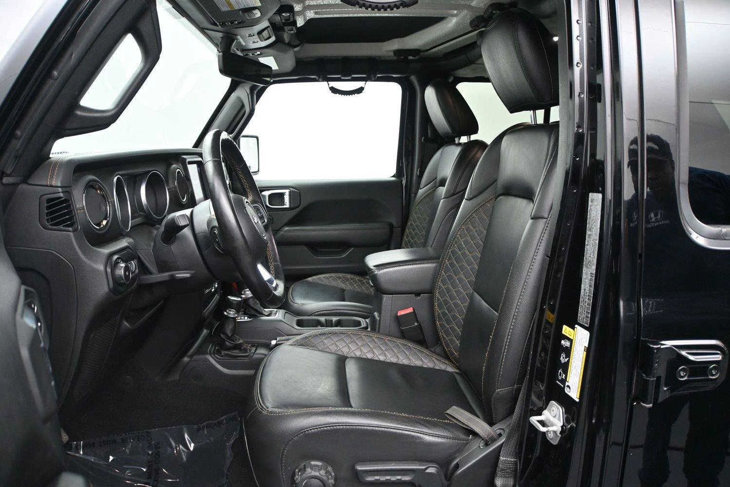 Used 2021 Jeep Wrangler Unlimited Sahara AWD/4WD image 7