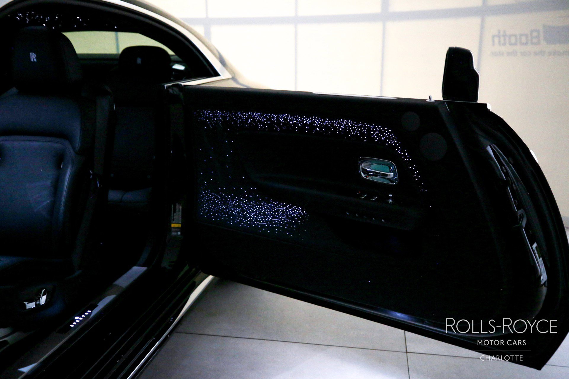 Used 2025 Rolls-Royce Spectre w/ Spectre Launch Package image 31