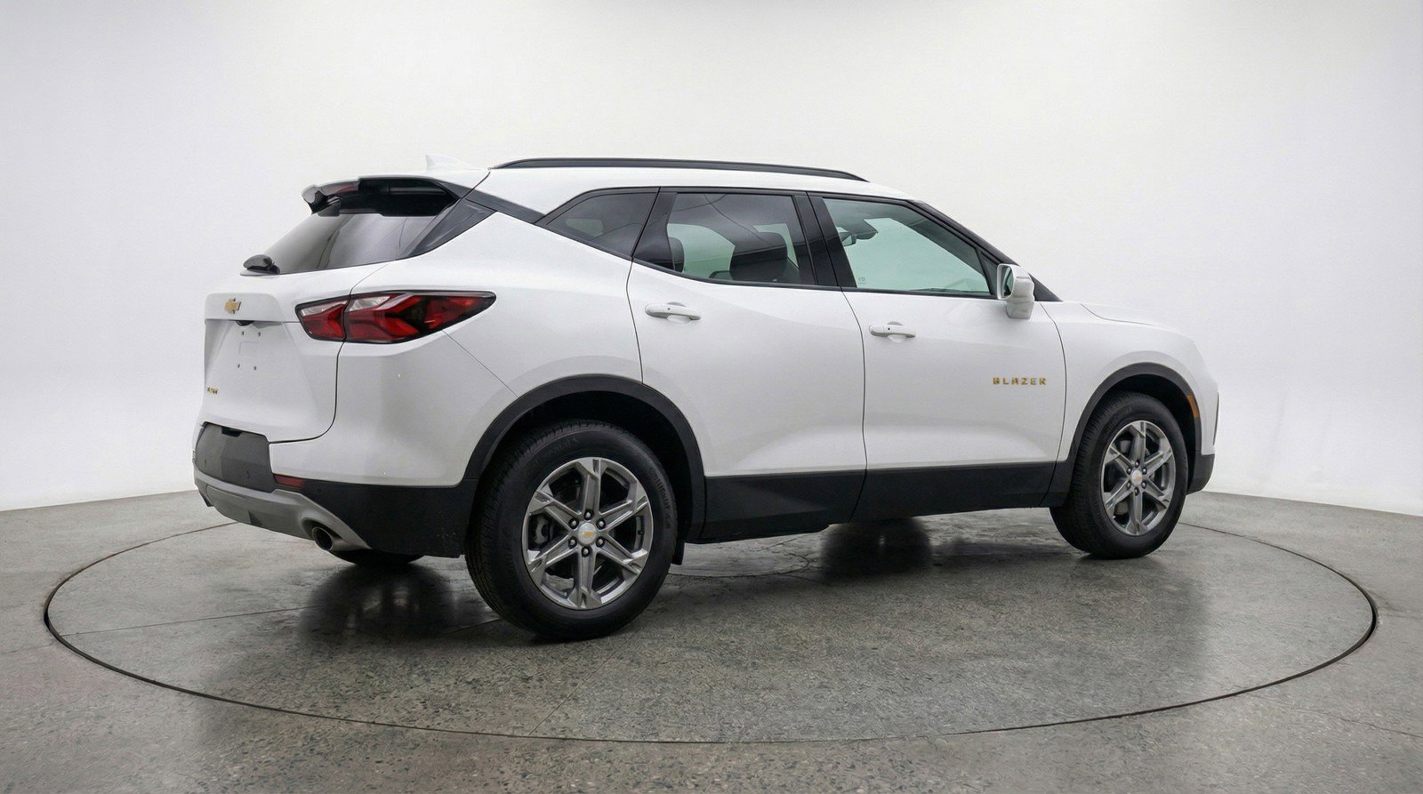 Used 2025 Chevrolet Blazer LT FWD image 9
