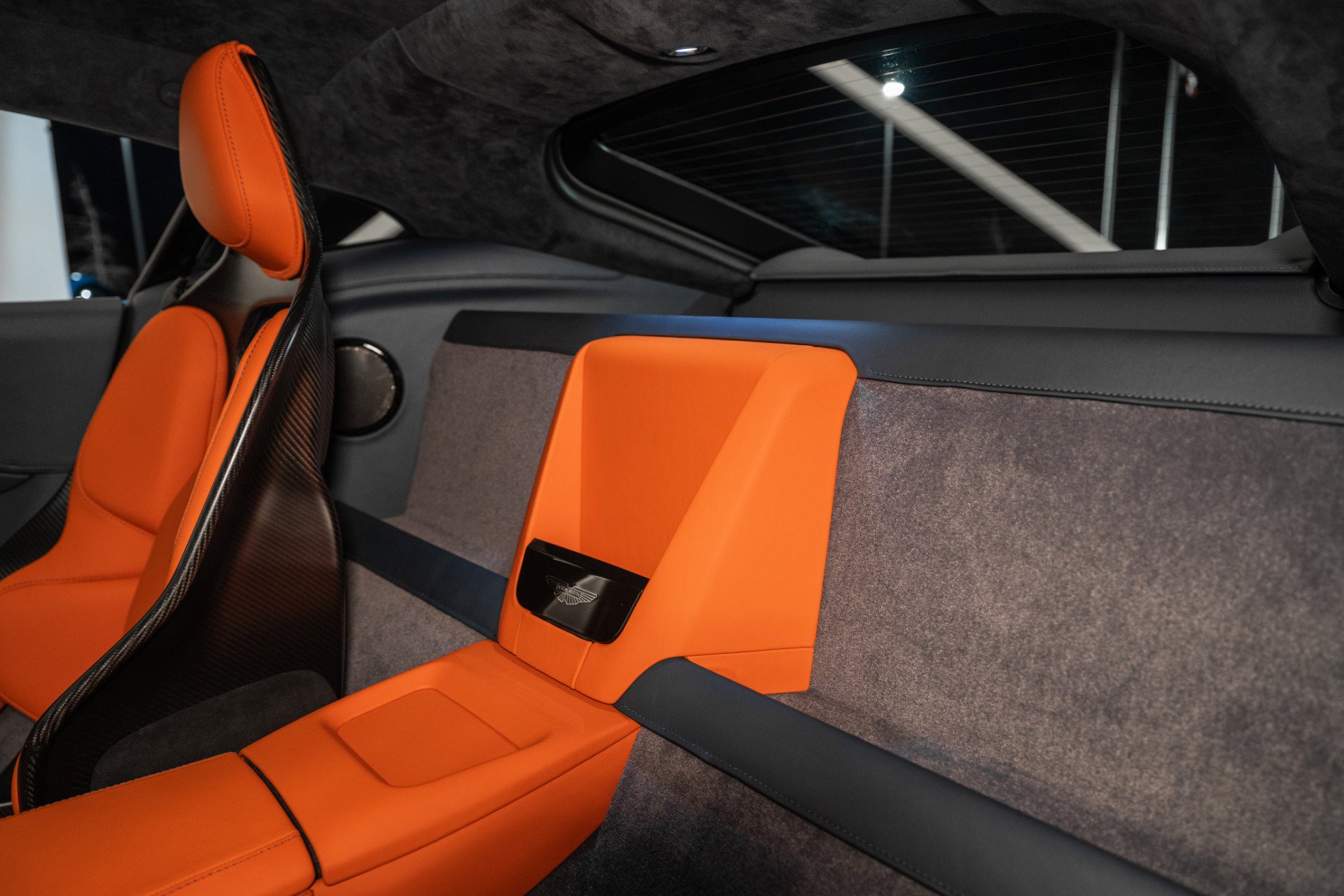 Used 2025 Aston Martin V8 Vantage Coupe image 14