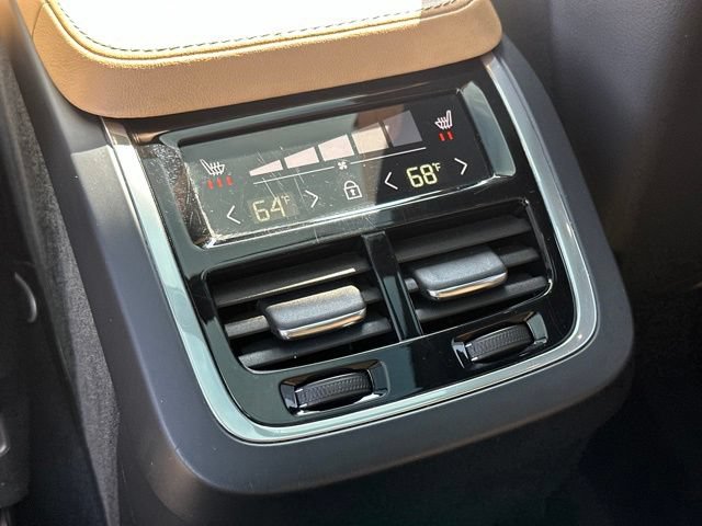 Certified 2023 Volvo XC90 B6 Ultimate w/ Protection Package AWD/4WD image 13