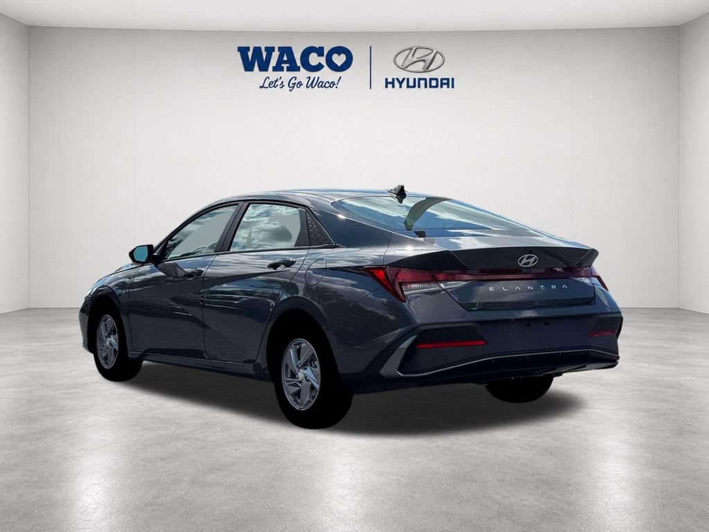 Used 2026 Hyundai Elantra SE FWD image 5