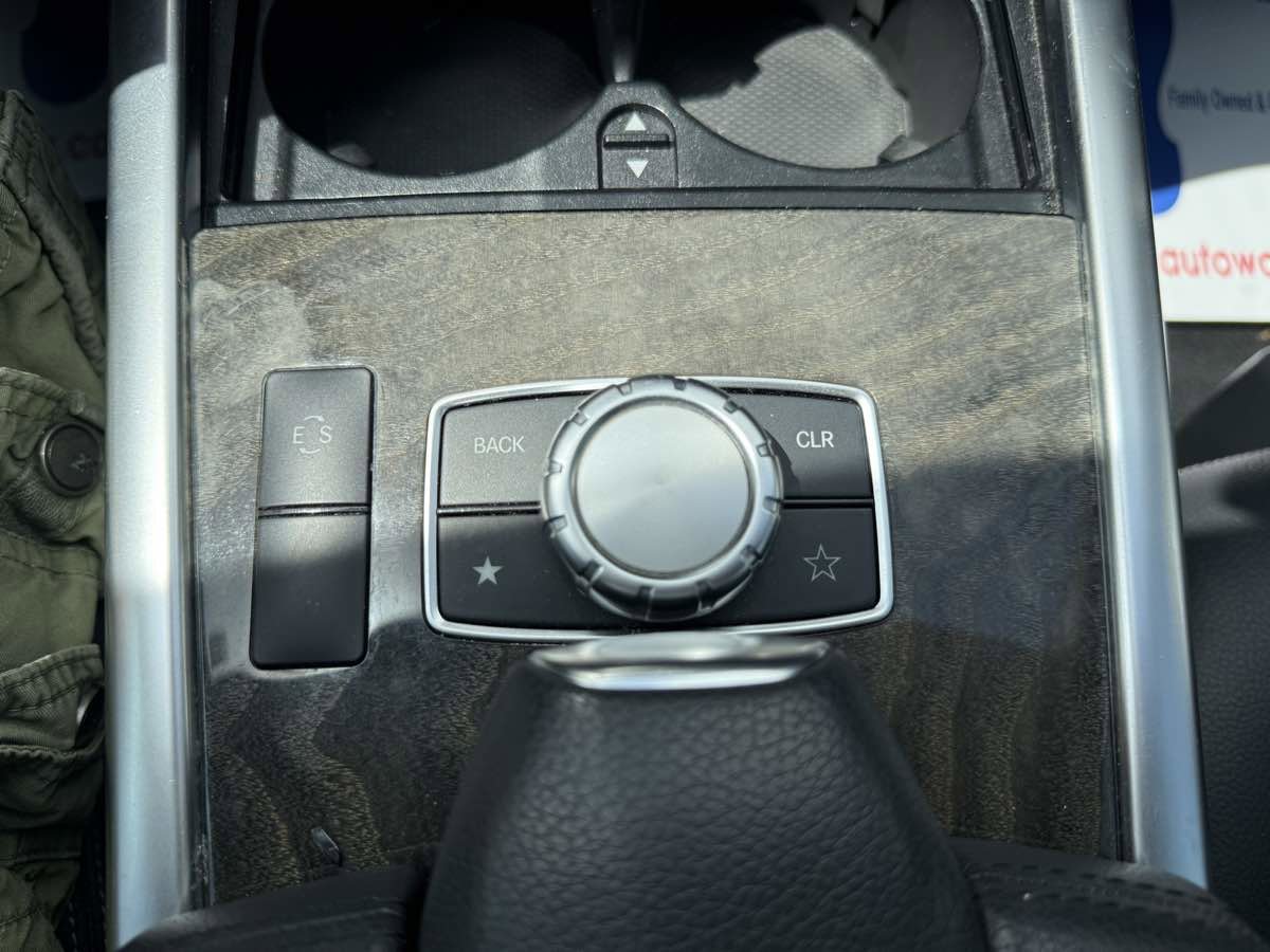 Used 2015 Mercedes-Benz E 350 4MATIC Sedan image 40