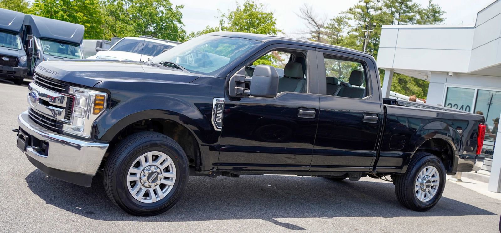 Used 2018 Ford F250 XL w/ STX Appearance Package RWD image 3