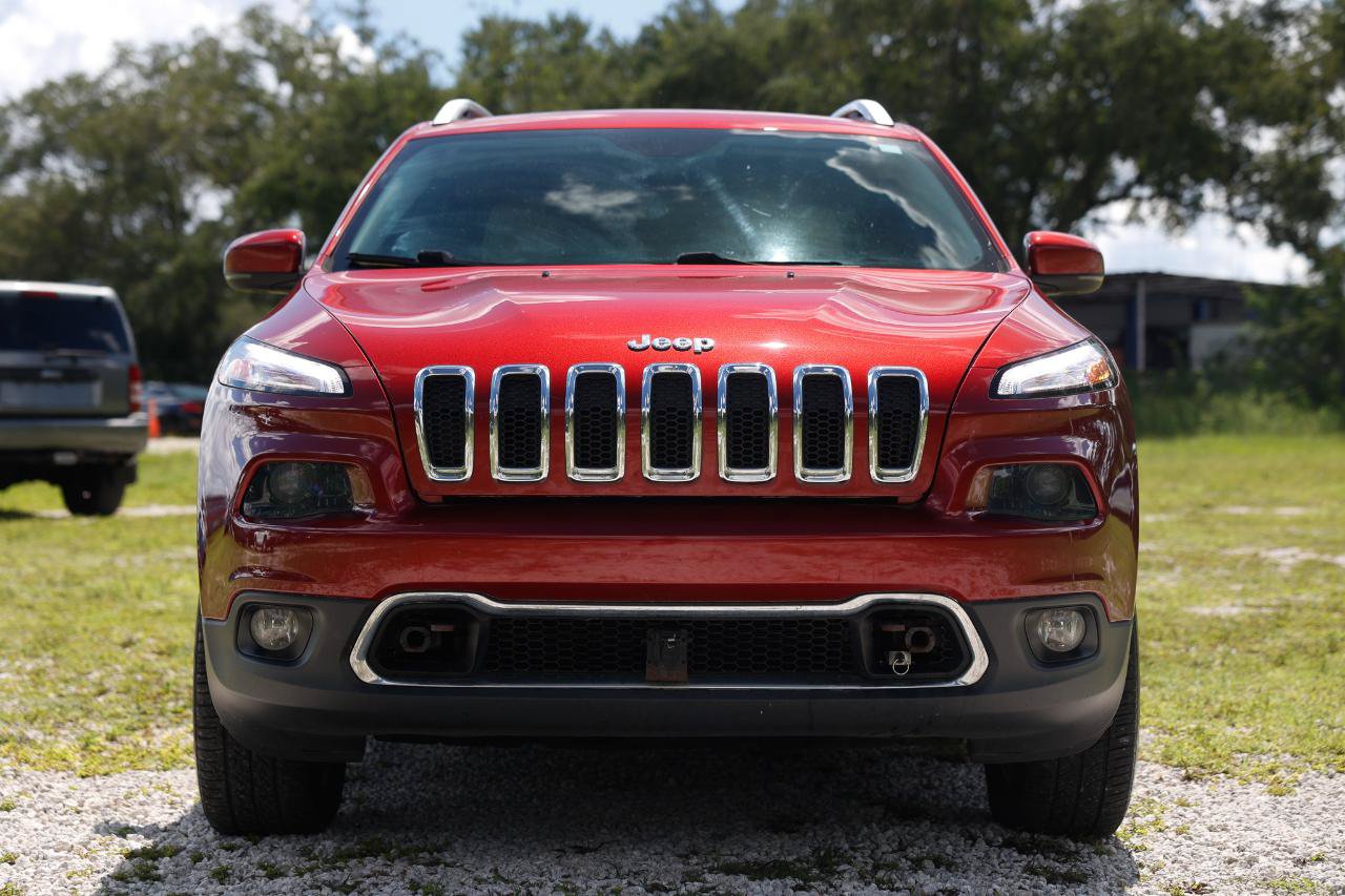 Used 2017 Jeep Cherokee Limited w/ Luxury Group AWD/4WD image 17