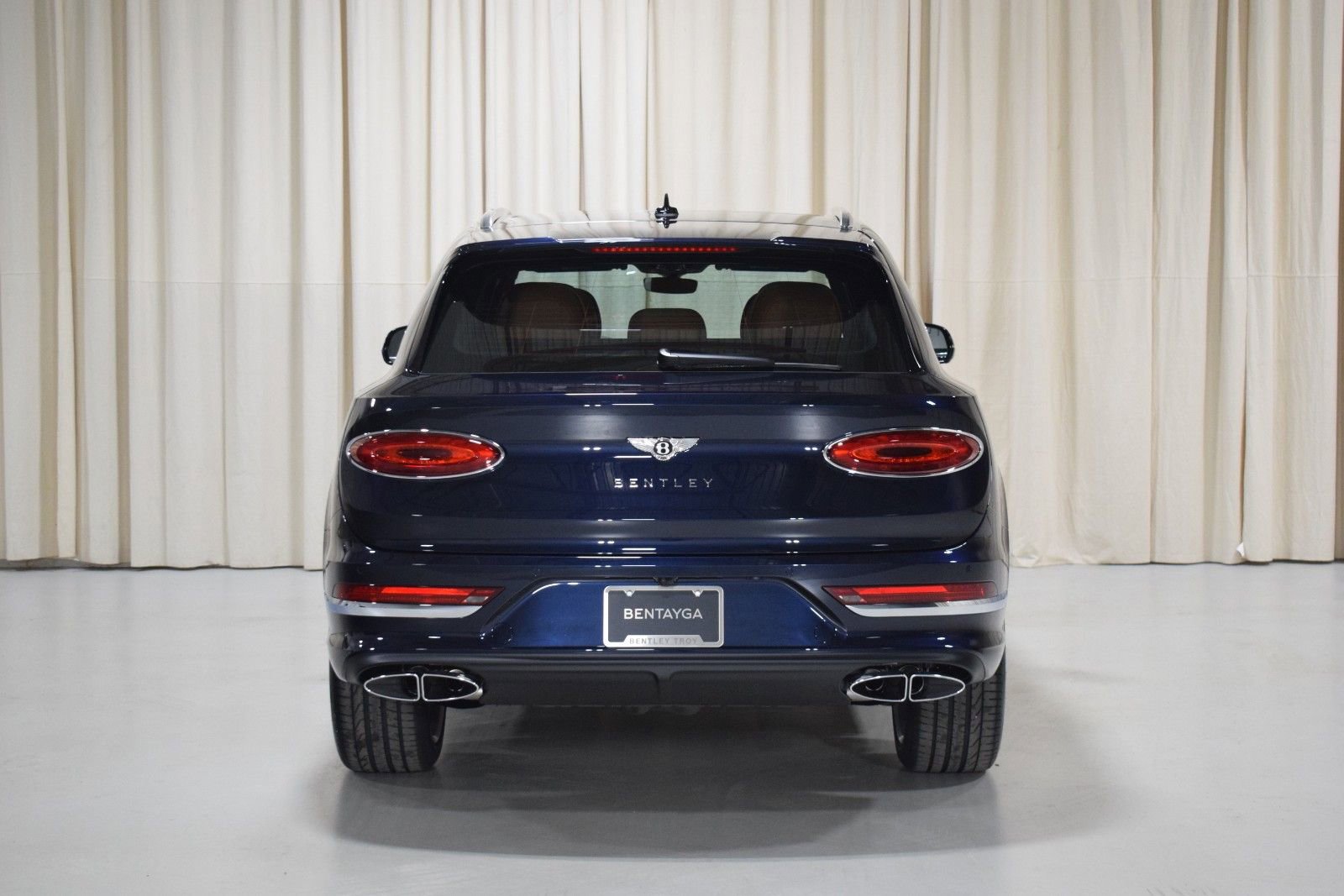 New 2026 Bentley Bentayga AWD/4WD image 13