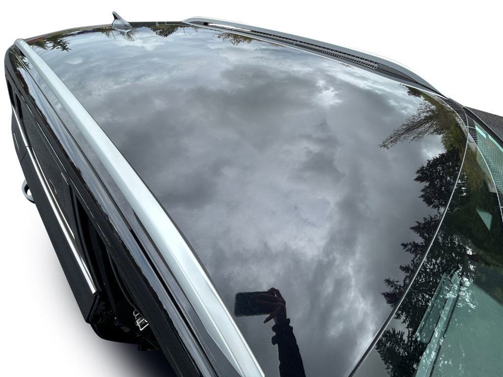 Used 2025 Volkswagen Taos SE AWD/4WD image 28