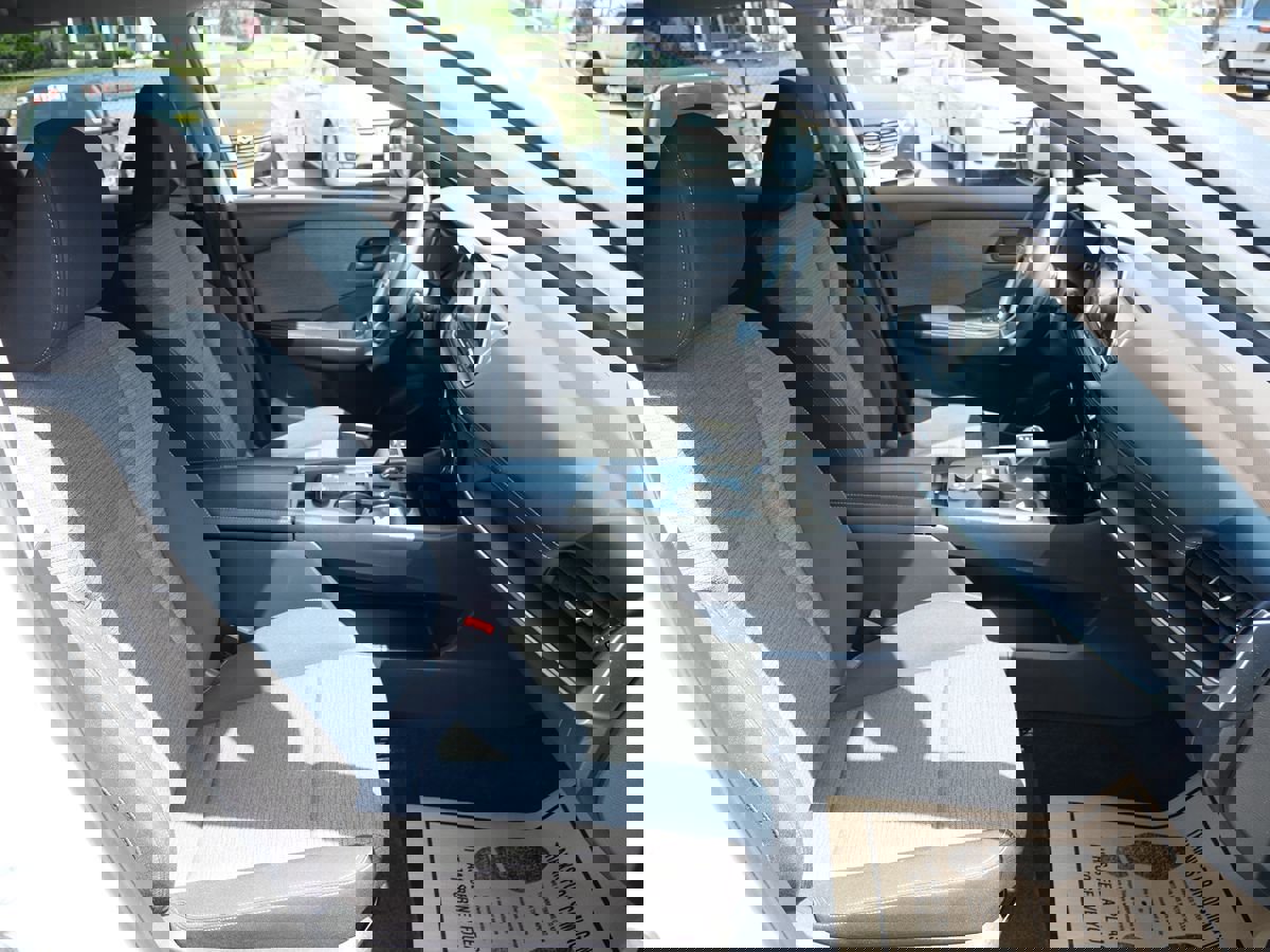 Used 2021 Nissan Rogue S image 27