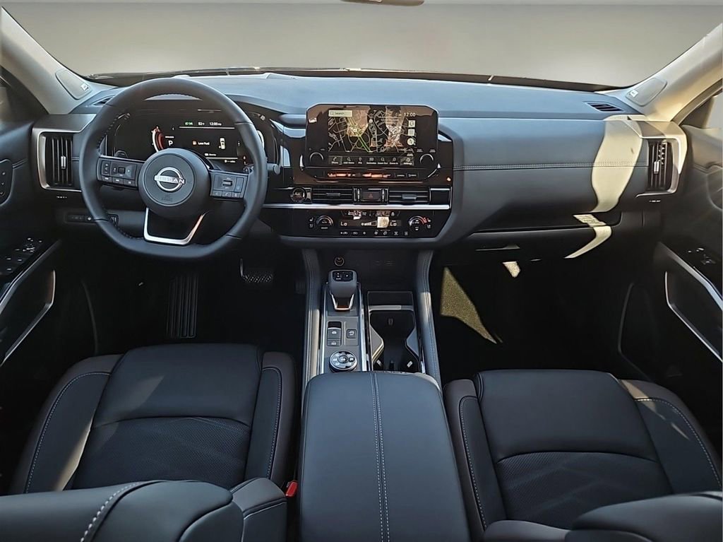 New 2025 Nissan Pathfinder Platinum w/ Cargo Package image 8