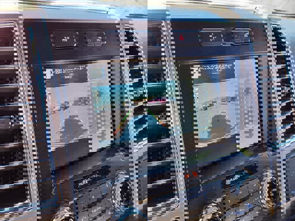 Used 2016 Ford F150 Platinum w/ Equipment Group 701A Luxury image 17