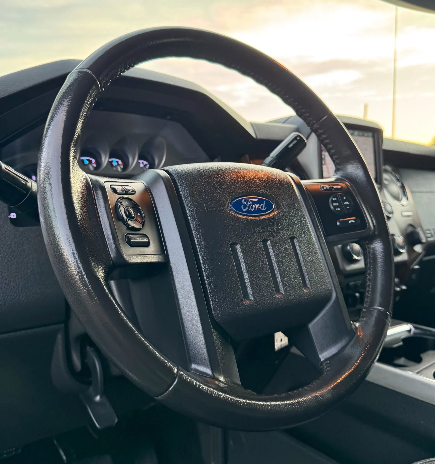 Used 2013 Ford F350 Lariat w/ Chrome Pkg image 19