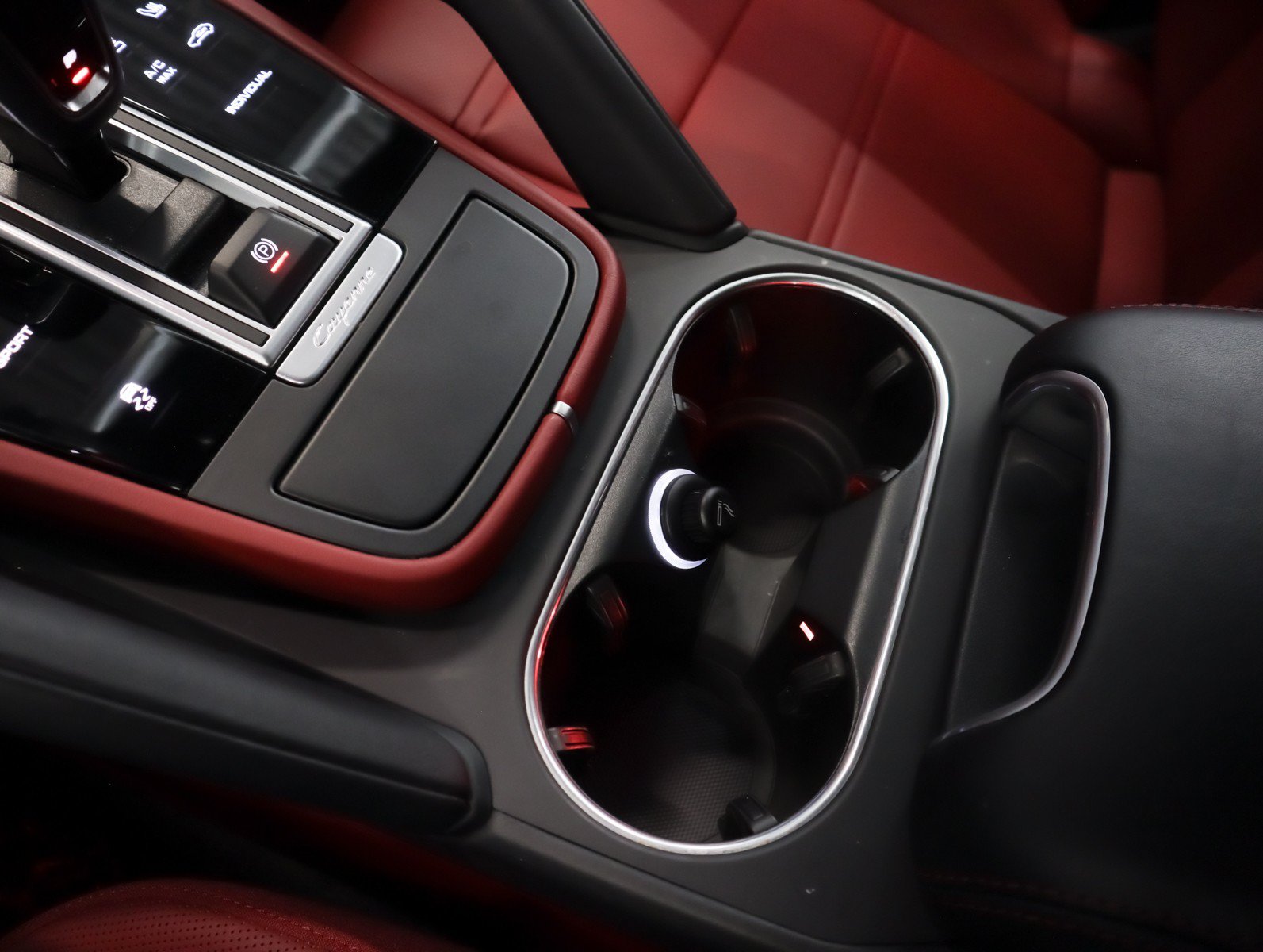 Certified 2023 Porsche Cayenne Platinum Edition AWD/4WD image 18