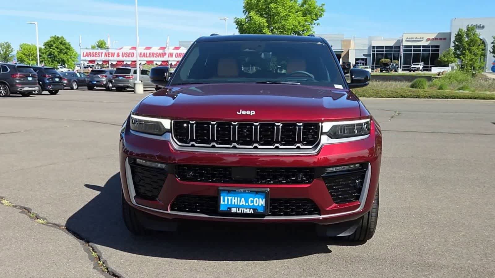 New 2026 Jeep Grand Cherokee Summit AWD/4WD image 3