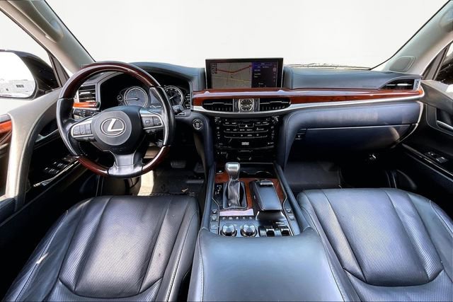 Used 2021 Lexus LX 570 4WD w/ Luxury Package image 7