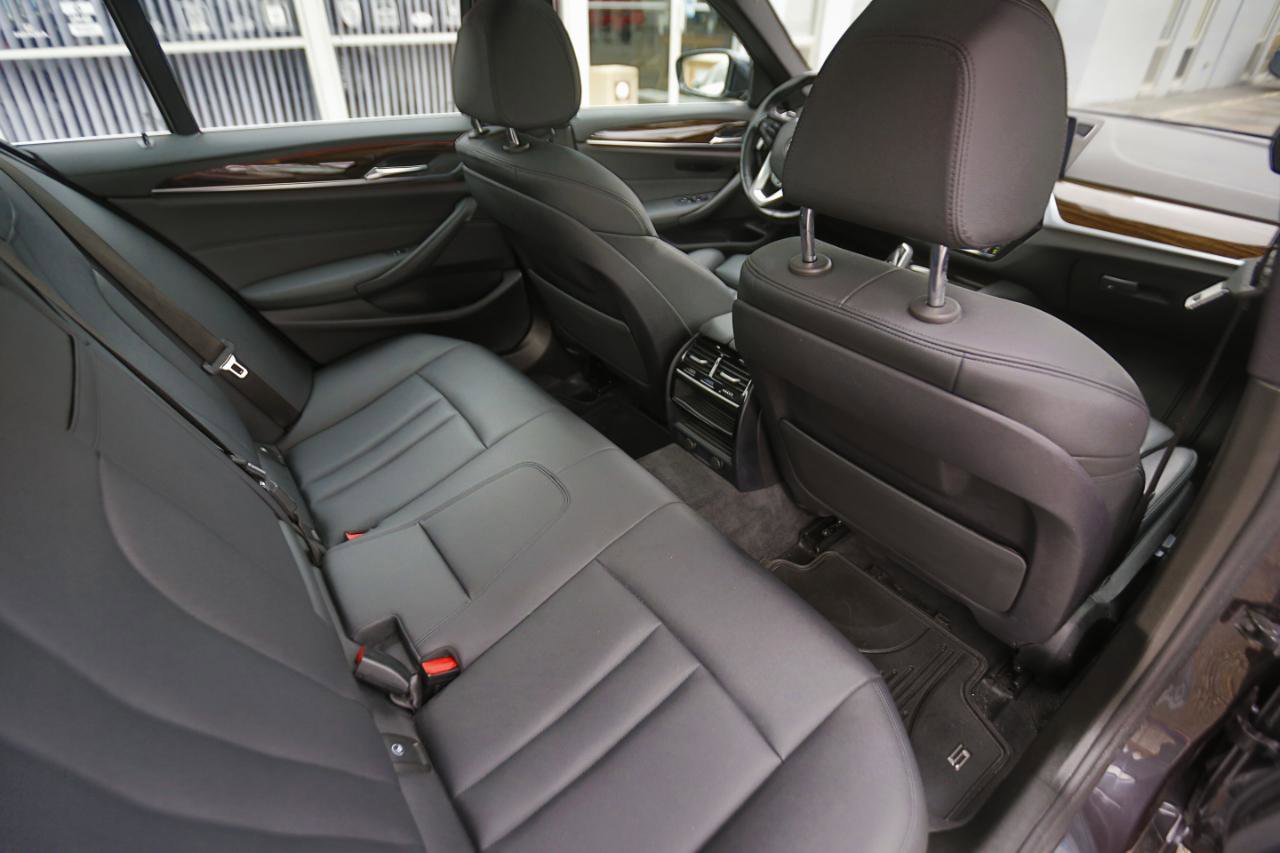 Used 2019 BMW 530i xDrive w/ Convenience Package image 18