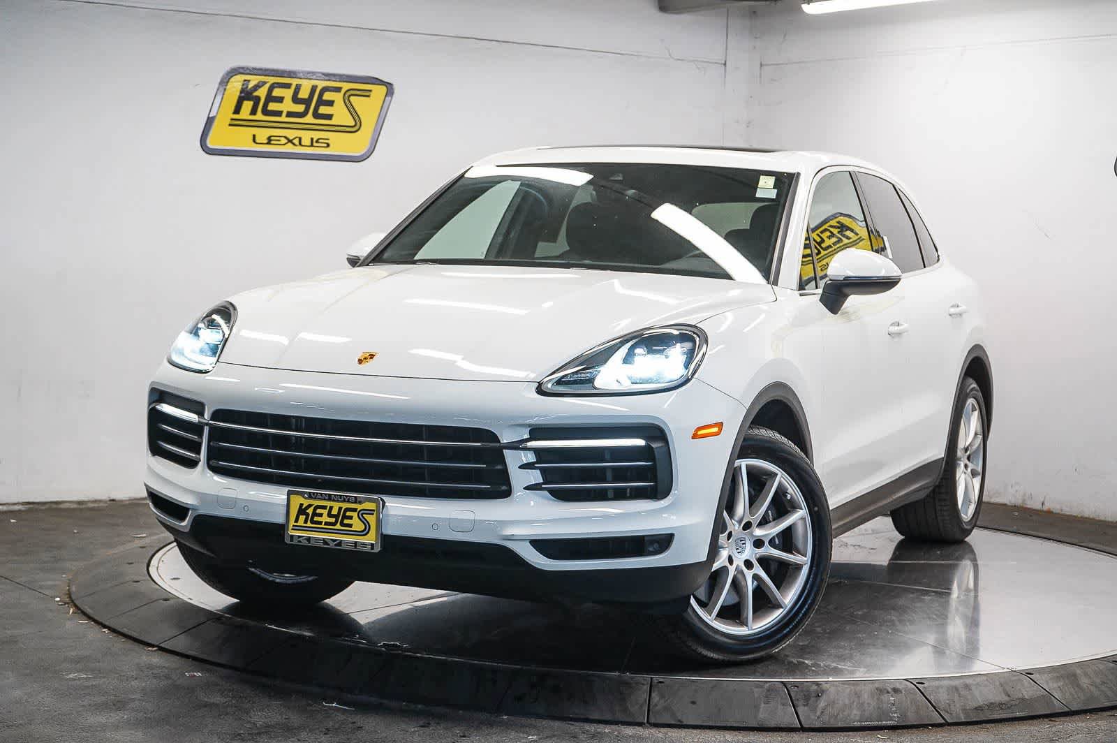 Used 2022 Porsche Cayenne AWD/4WD image 1