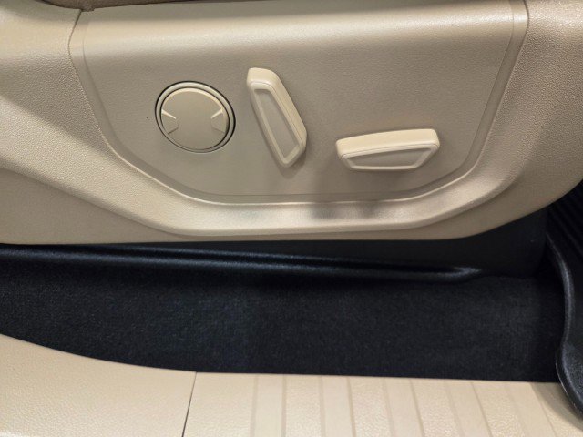 Used 2021 Ford F250 Lariat w/ Lariat Value Package image 75