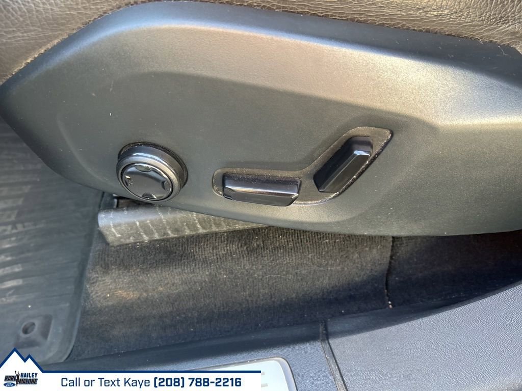 Used 2016 Volvo XC90 T6 Momentum w/ Momentum Plus Package image 24