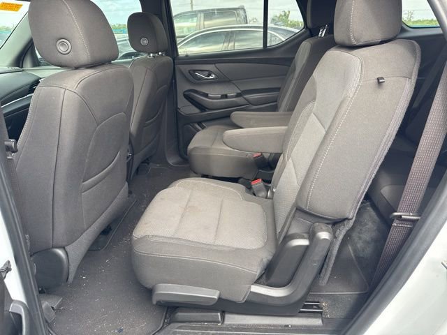 Used 2023 Chevrolet Traverse LT image 9