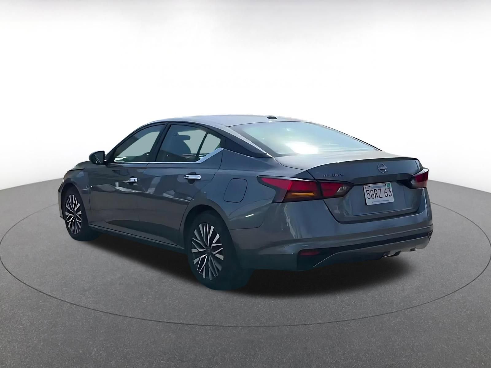 Used 2025 Nissan Altima 2.5 SV image 11