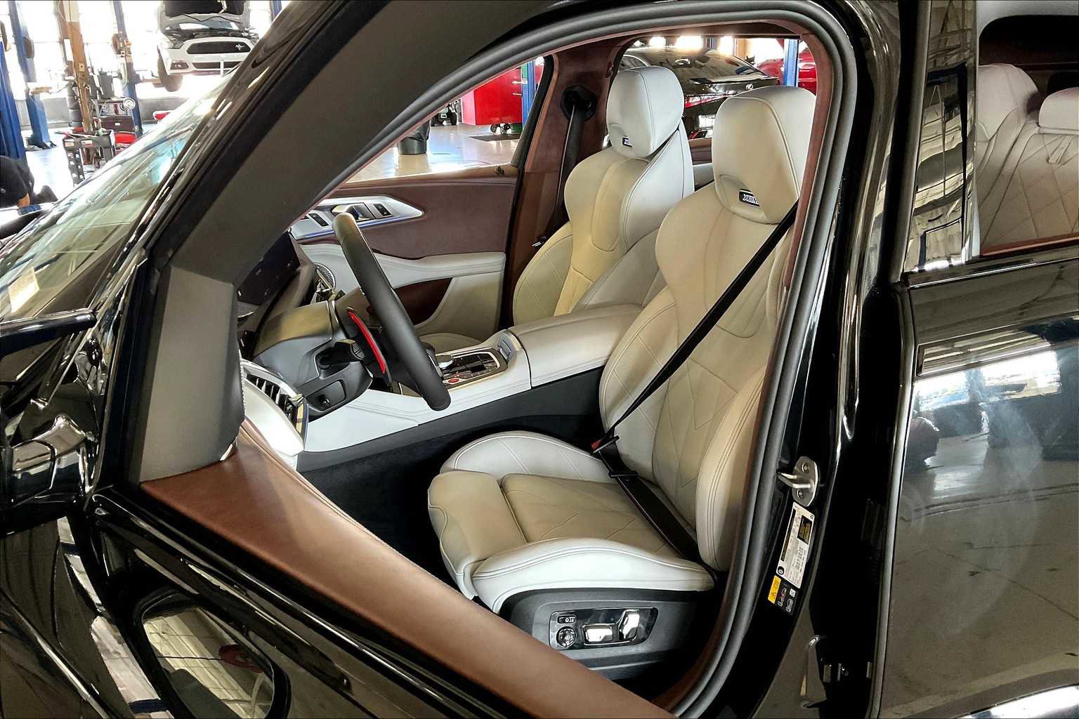 New 2026 BMW XM Label Red image 9
