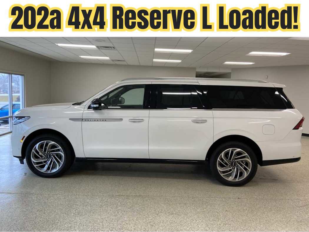 Used 2025 Lincoln Navigator L Reserve AWD/4WD image 1