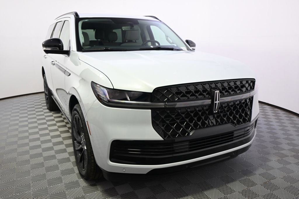 New 2026 Lincoln Navigator Reserve w/ Jet Appearance Package AWD/4WD image 9
