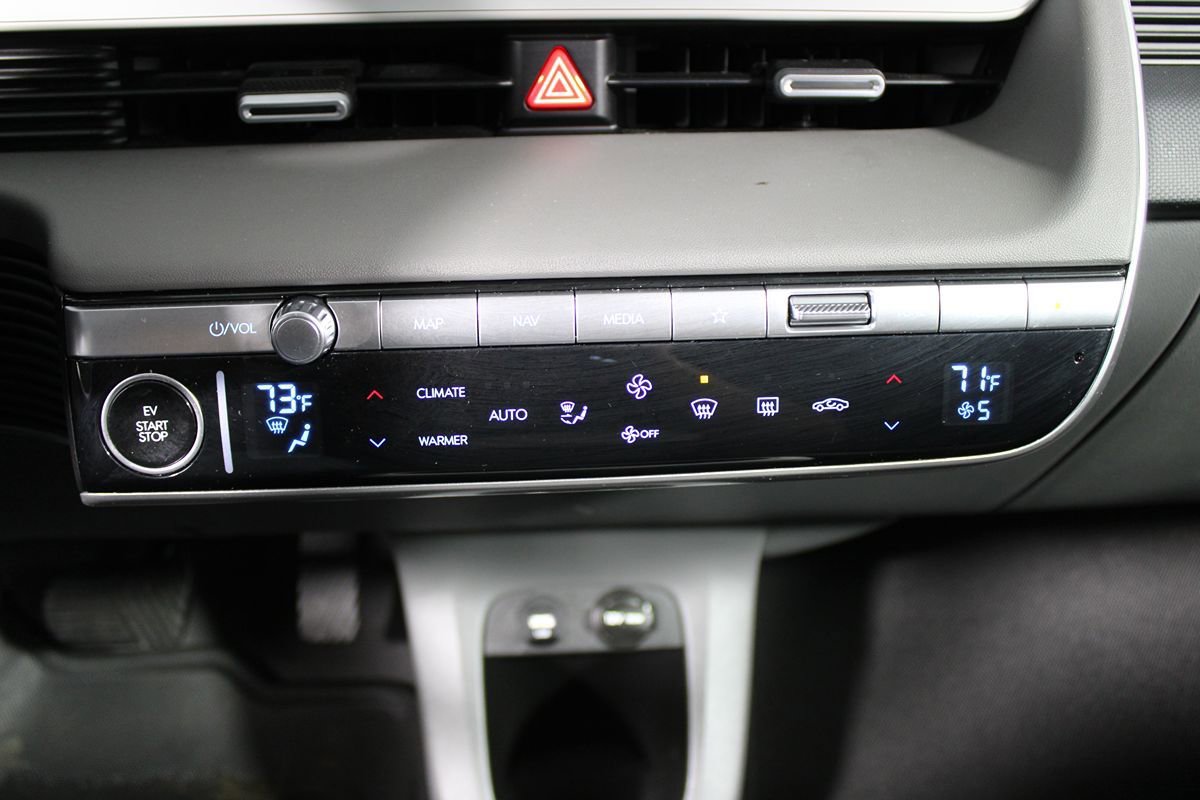 Used 2024 Hyundai Ioniq 5 SE image 16