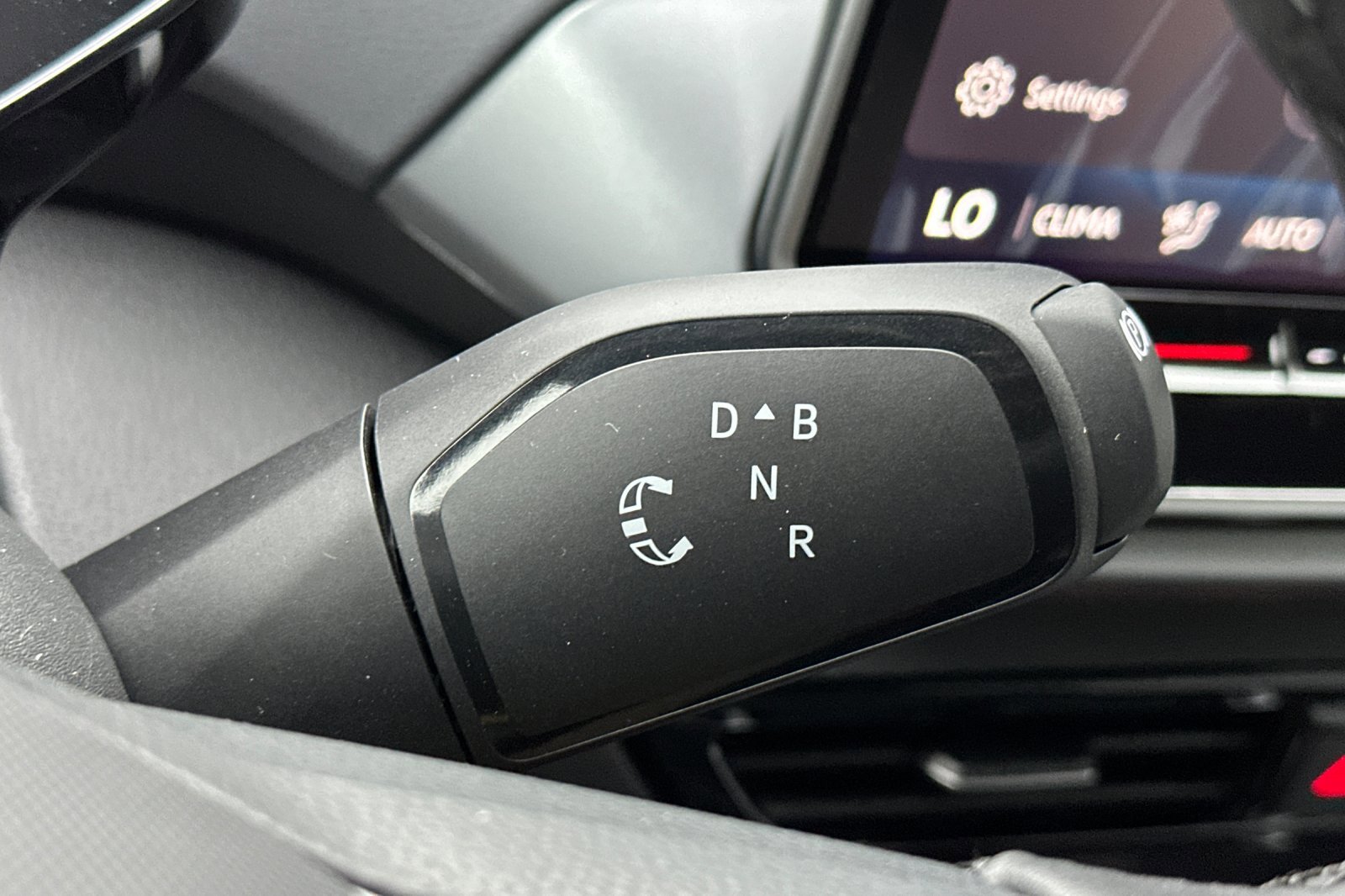 New 2025 Volkswagen ID.4 Pro image 22