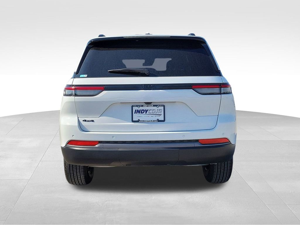 New 2026 Jeep Grand Cherokee Altitude image 5