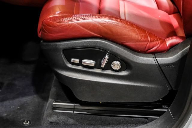 Used 2019 Porsche Cayenne AWD/4WD image 40