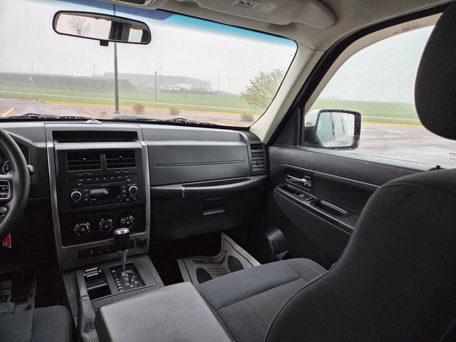 Used 2011 Jeep Liberty Sport AWD/4WD image 46