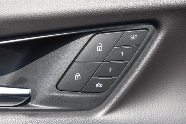 New 2027 Chevrolet Equinox RS w/ Convenience Package III FWD image 25