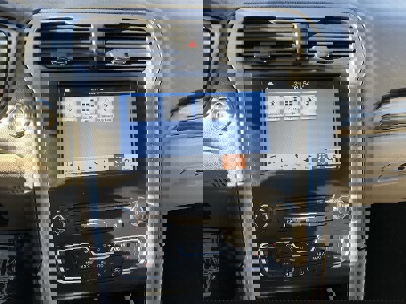 Used 2017 Ford Fusion SE w/ Fusion SE Technology Package image 20