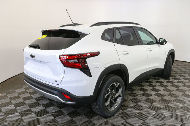 Used 2025 Chevrolet Trax LT w/ Driver Confidence Package FWD image 12