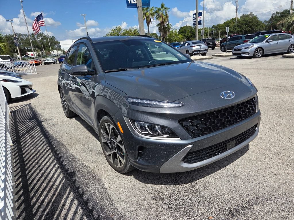 Used 2023 Hyundai Kona Limited w/ Cargo Package FWD image 4