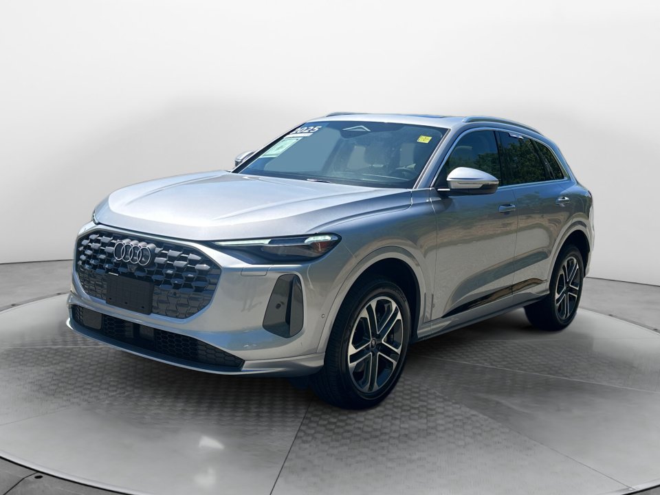 Certified 2025 Audi Q5 Premium Plus w/ Premium Plus AWD/4WD image 3