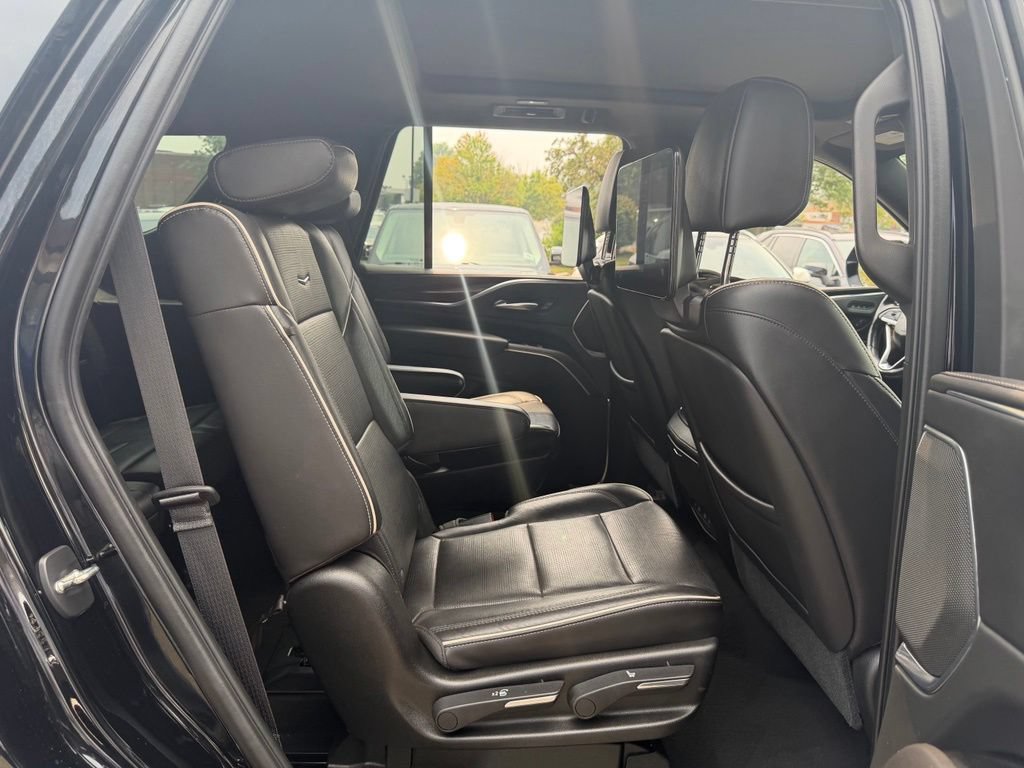 Used 2021 Cadillac Escalade Premium Luxury w/ Driver Assist Tech Package AWD/4WD image 11
