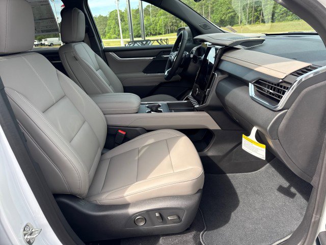 New 2026 GMC Acadia Elevation image 9